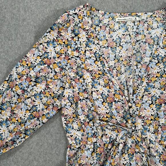 Abercrombie & Fitch V-Neck Peasant Blouse Size Medium Daisy Print 3/4 Sleeve - Picture 4 of 8